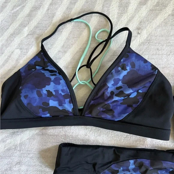 Athleta Freestyle Blue and Black Cloud Camo Dress Blue Bikini Set - 3 pcs Size M - Picture 4 of 16